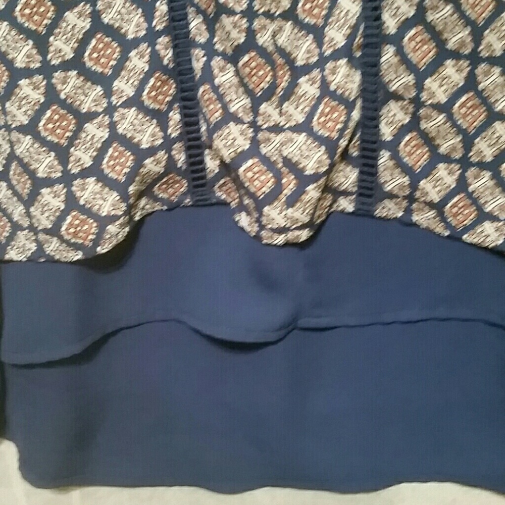 NWOT Black  Rainn Tile Print Top - Picture 7 of 8